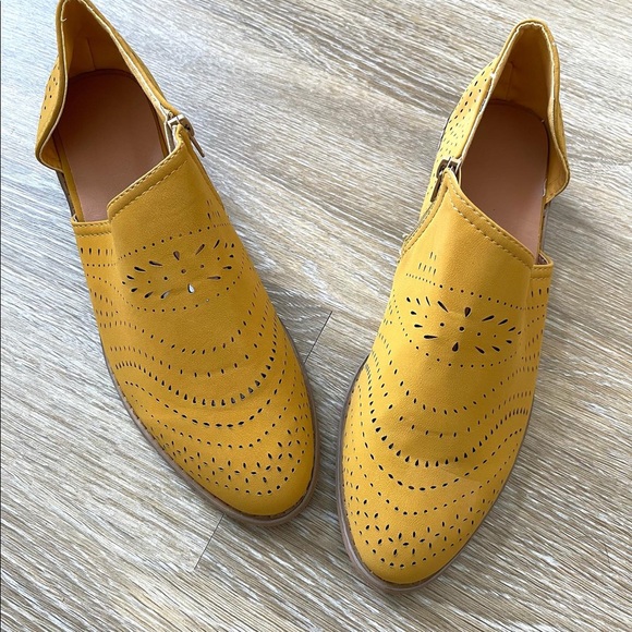 SOLD mustard low cut booties - Picture 4 of 4